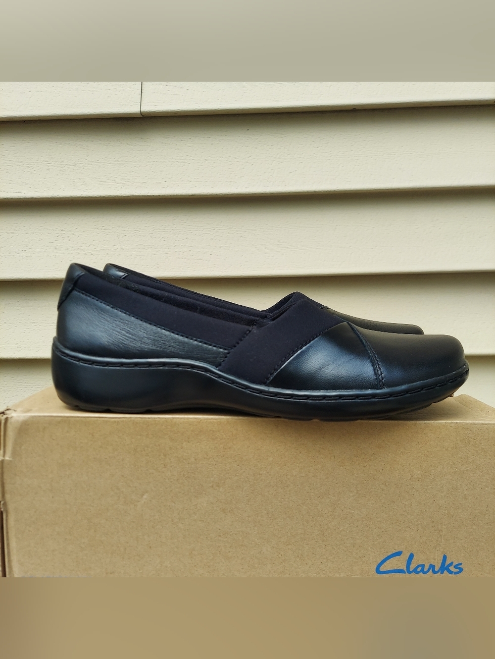 Clarks Cora Charm Black Slip-On Loafers Women's Size 8M NWT Preppy Cottagecore